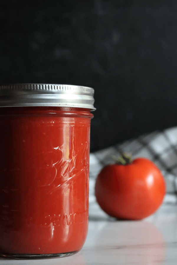 Homemade Tomato Sauce using Fresh&nbsp;Tomatoes!